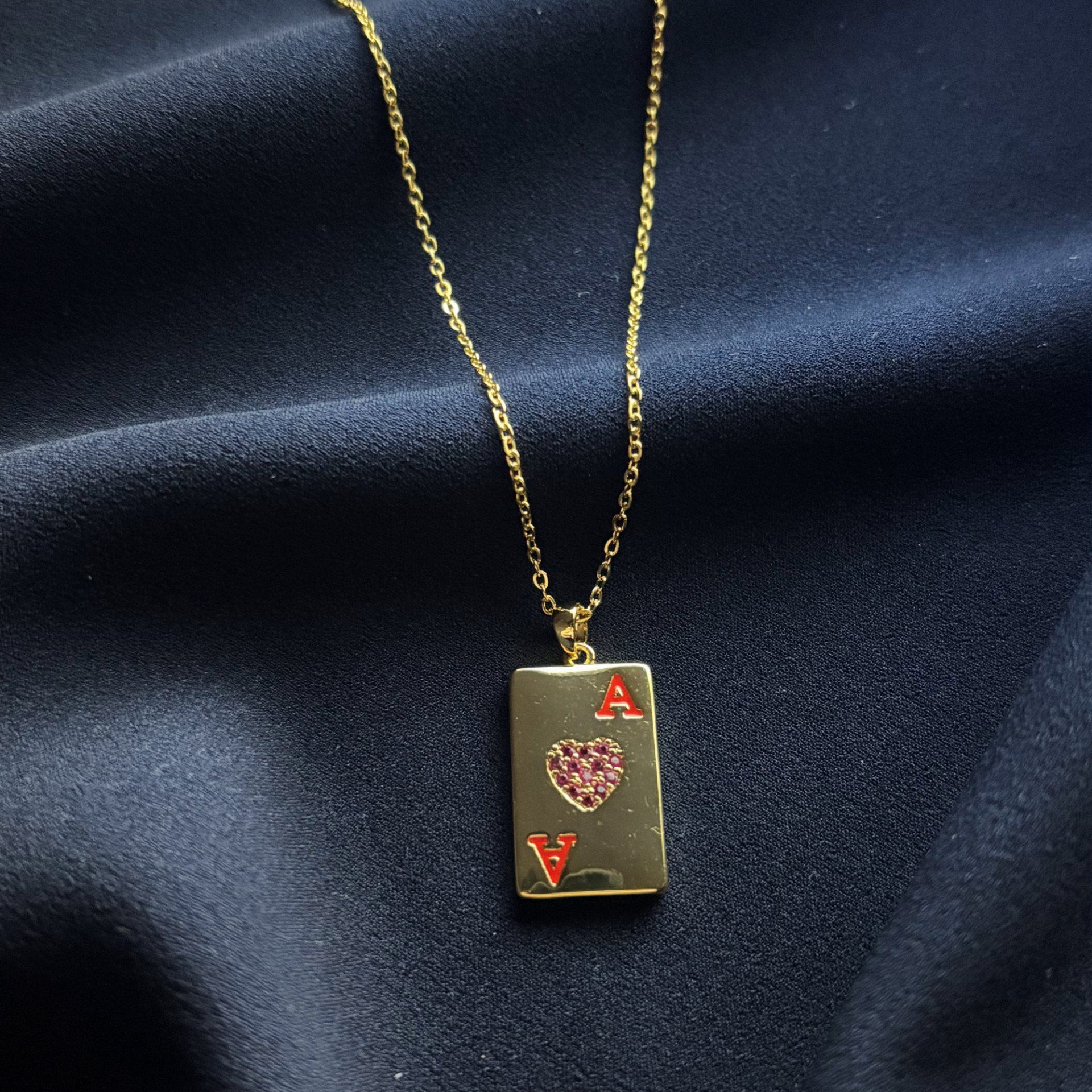Çelik Gold Kırmızı Taşlı As Tarot Kolye