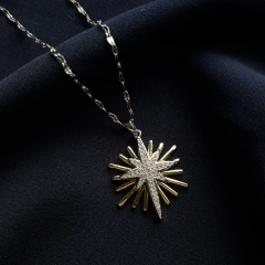 Gold-Taşlı Kuzey Yıldızı Kolye