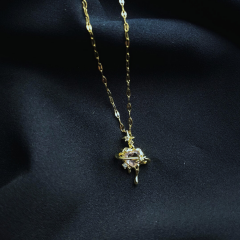 Gold-Taşlı Yıldızda Pembe Kalp Kolye