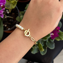 Gold-İncili T Kilitli Zincirli Bileklik