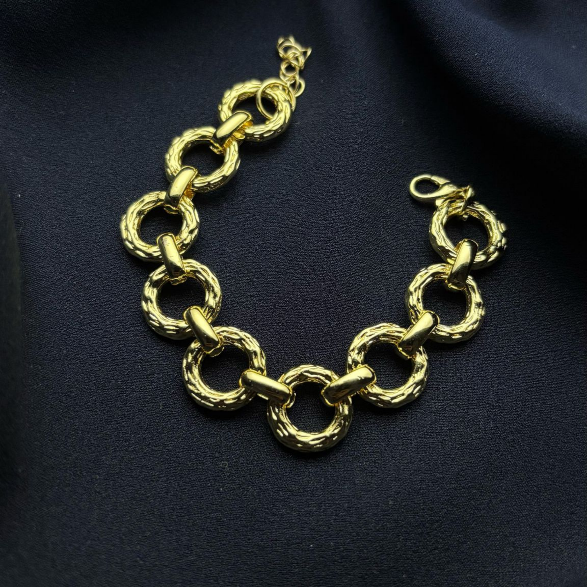 Gold-Çizgili Halka Bileklik