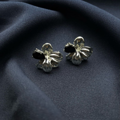 Gümüş-Siyah Taş Çiçek Küpe