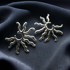 Gümüş-Güneş Figürlü Küpe