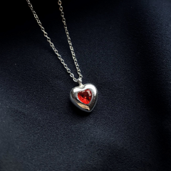 Gümüş-Kırmızı Taş Kalp Kolye