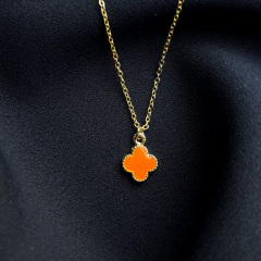 Gold-Minimal Turuncu Cleff Yonca Kolye