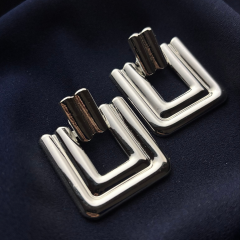 Gümüş-Sallantılı Kare Küpe