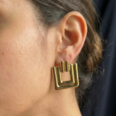 Gold-Sallantılı Kare Küpe