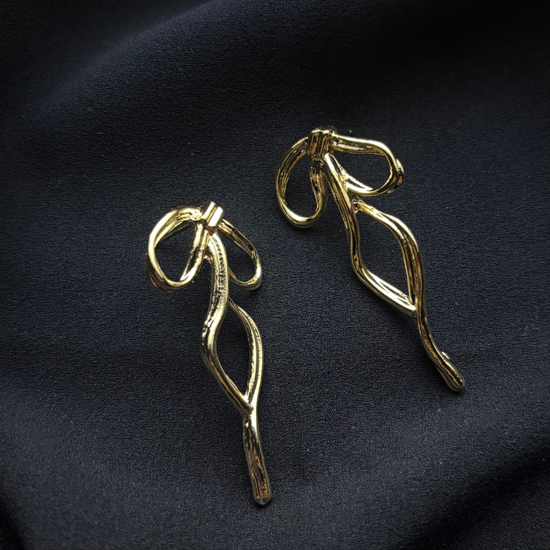 Gold Kurdele Desen Küpe