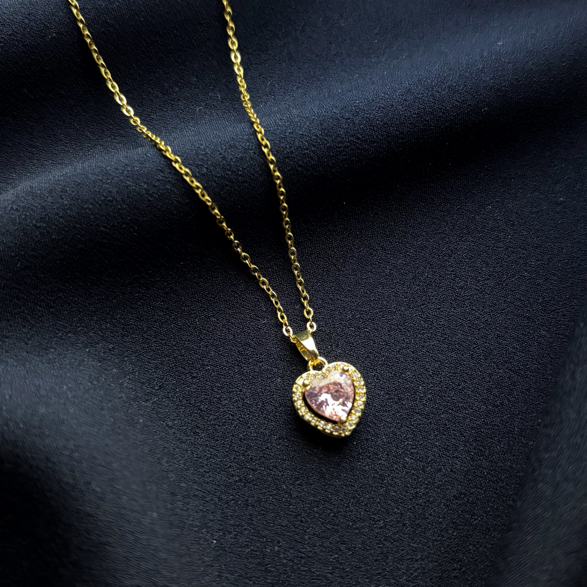 Gold Pembe Kalp Kolye