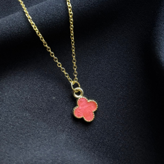 Minimal Pembe Cleff Yonca Kolye