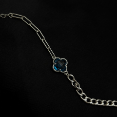 Gümüş-Mavi Taşlı Modern Yonca Bileklik