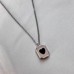 Gümüş-Siyah Kalp Minimal Kolye