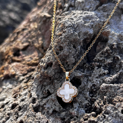 Gold - Beyaz Taşlı Yonca Kolye