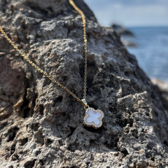 Gold - Beyaz Taşlı Yonca Kolye