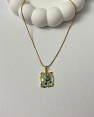 Gold - Mavi Mineli Çiçek İşlemeli İnci Detaylı Kolye