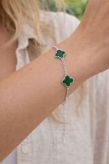 Yeşil Yonca Detaylı Gümüş Renk Kadın Çelik Bileklik