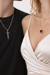 Çelik Kırmızı Kalp Kılıç Çift Kolyesi