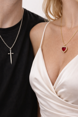 Çelik Kırmızı Kalp Kılıç Çift Kolyesi