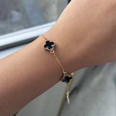 Siyah Yonca Detaylı Gold Renk Kadın Çelik Bileklik